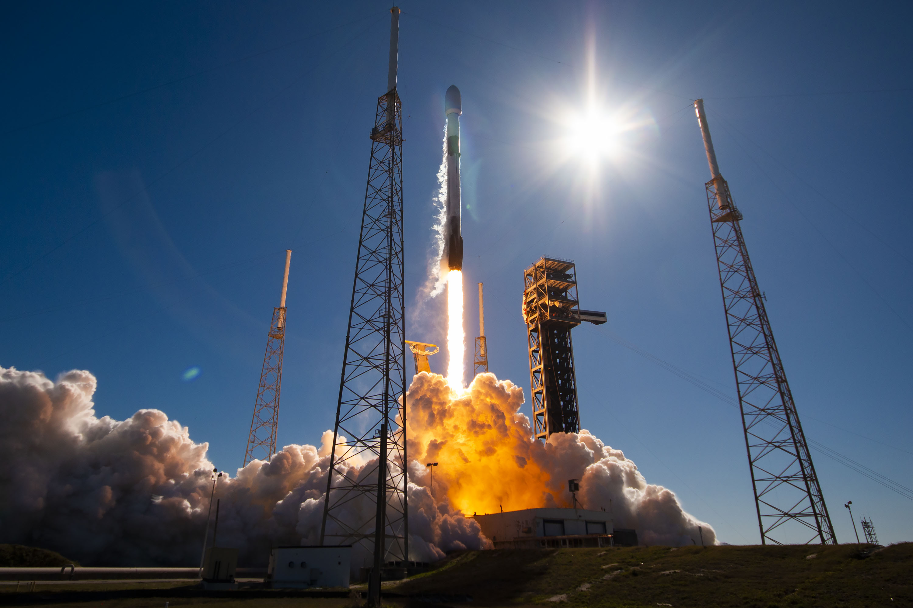 Falcon 9, photograghed by SpaceX